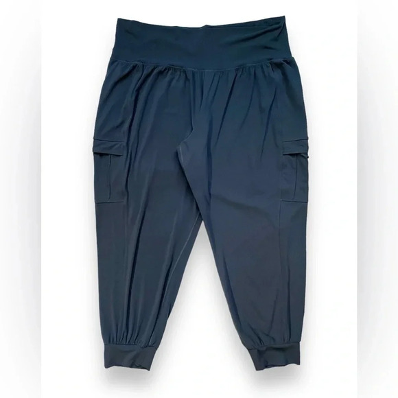Athleta Salutation Cargo Plus Size Jogger Pants - Picture 4 of 7